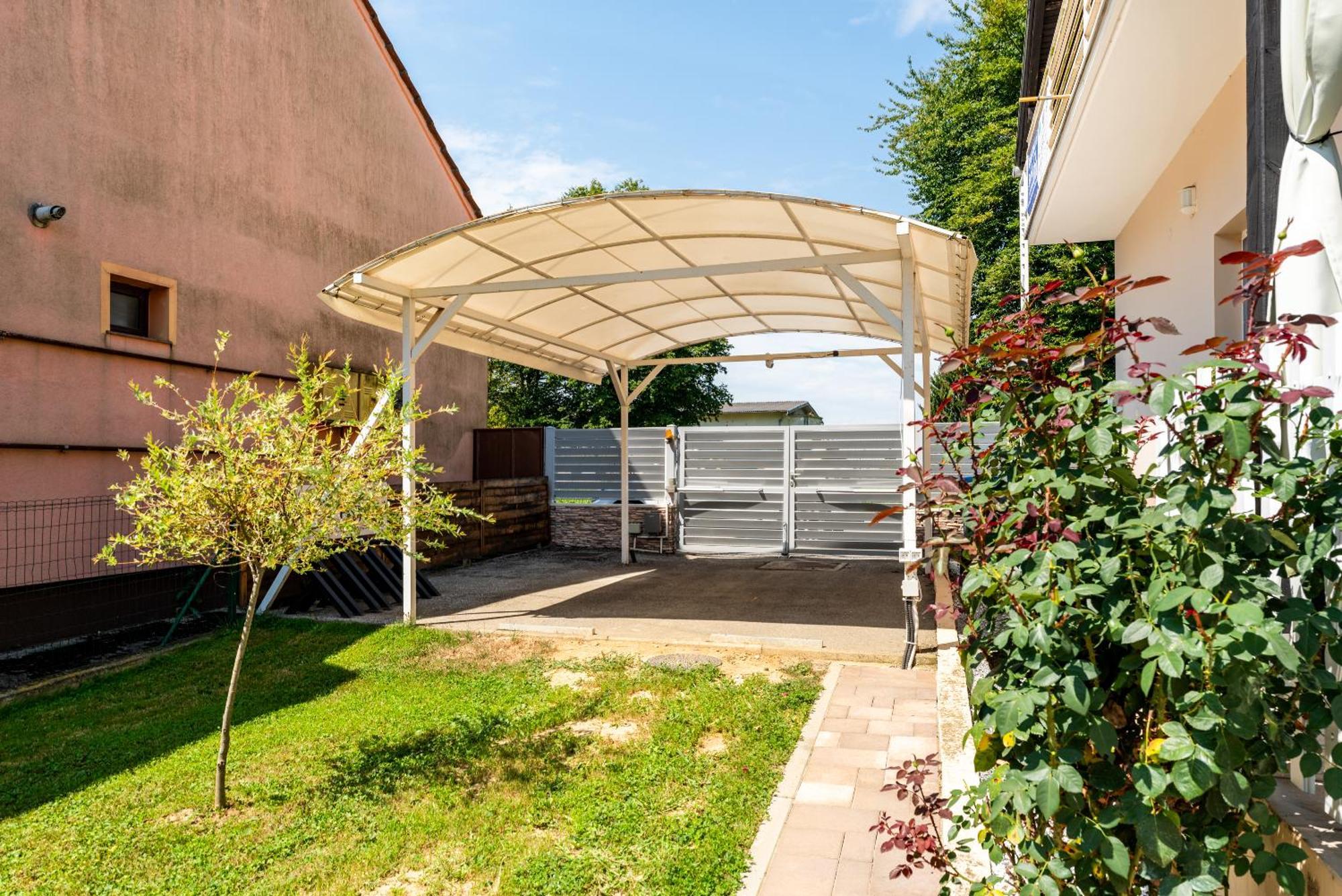 Studio Apartman Queen Bjelovar Bagian luar foto